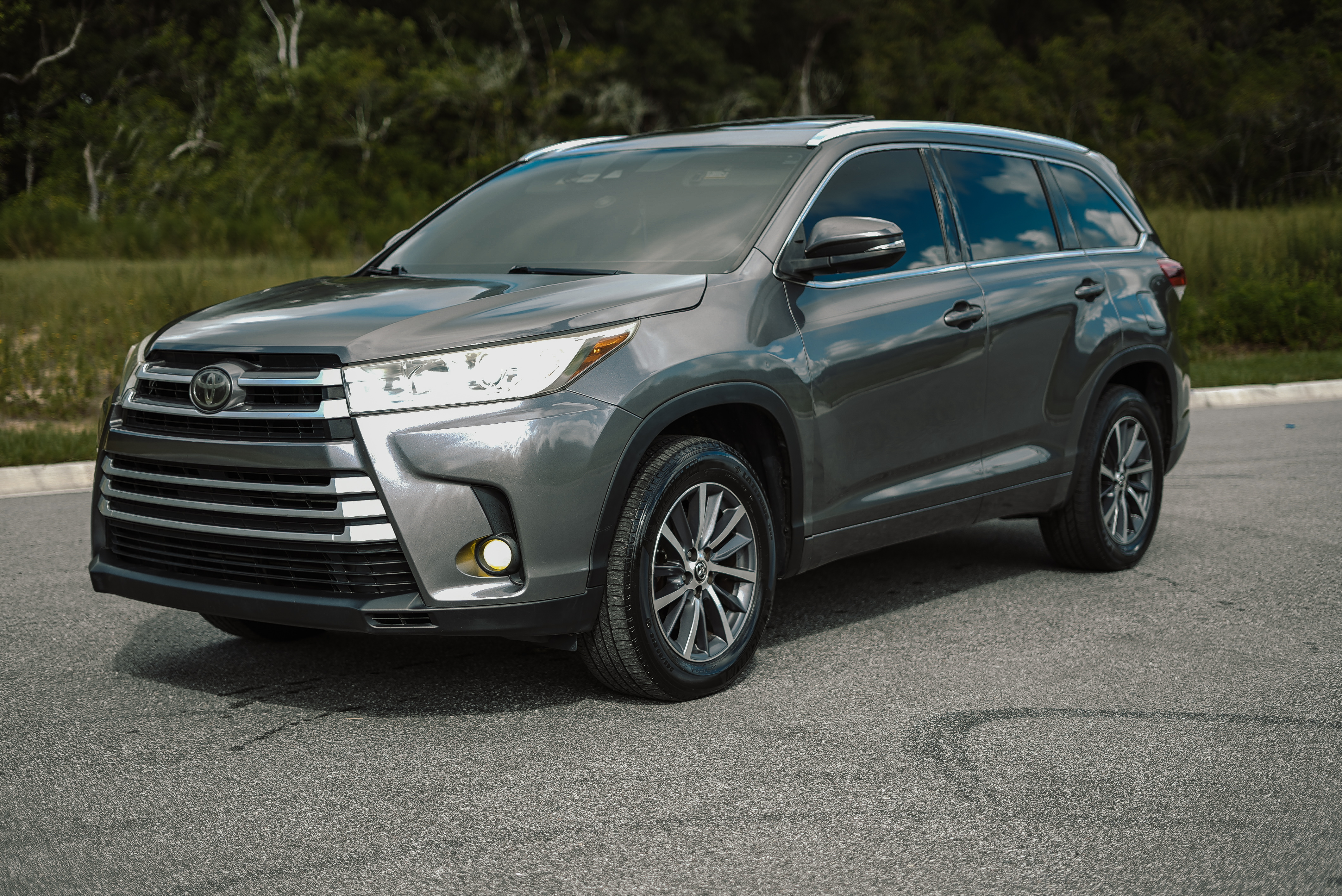 Used 2017 Toyota Highlander XLE FWD image 12
