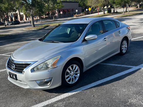 Used 2015 Nissan Altima 2.5 S w/ Power Driver Seat Package FWD image 1