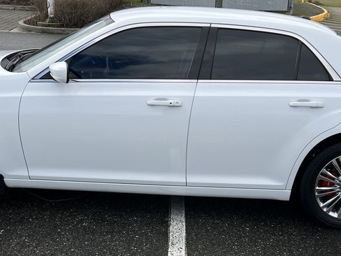 Used 2014 Chrysler 300 Sedan 4D w/ Driver Convenience Group image 9