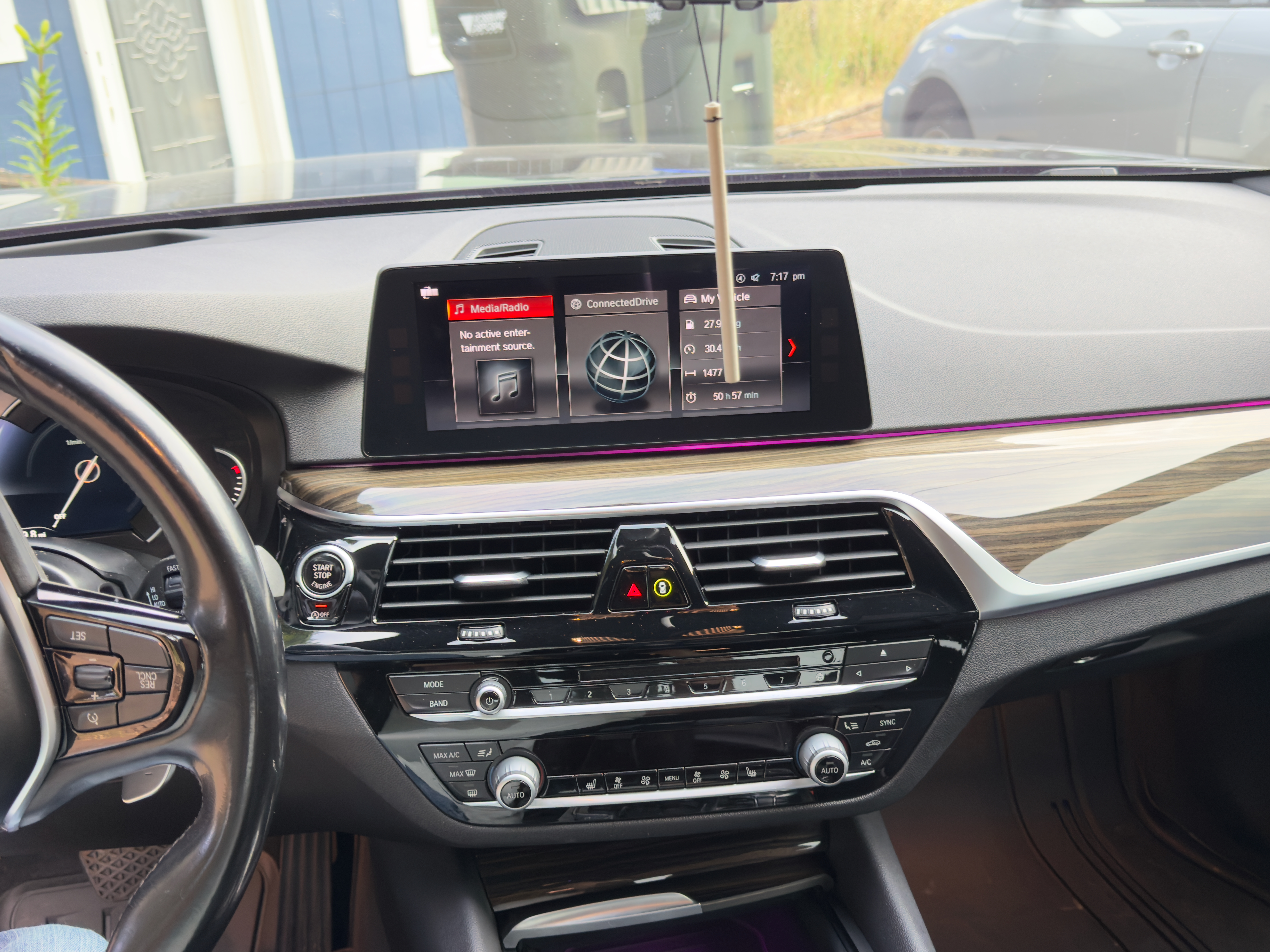 Used 2018 BMW 530i RWD image 11
