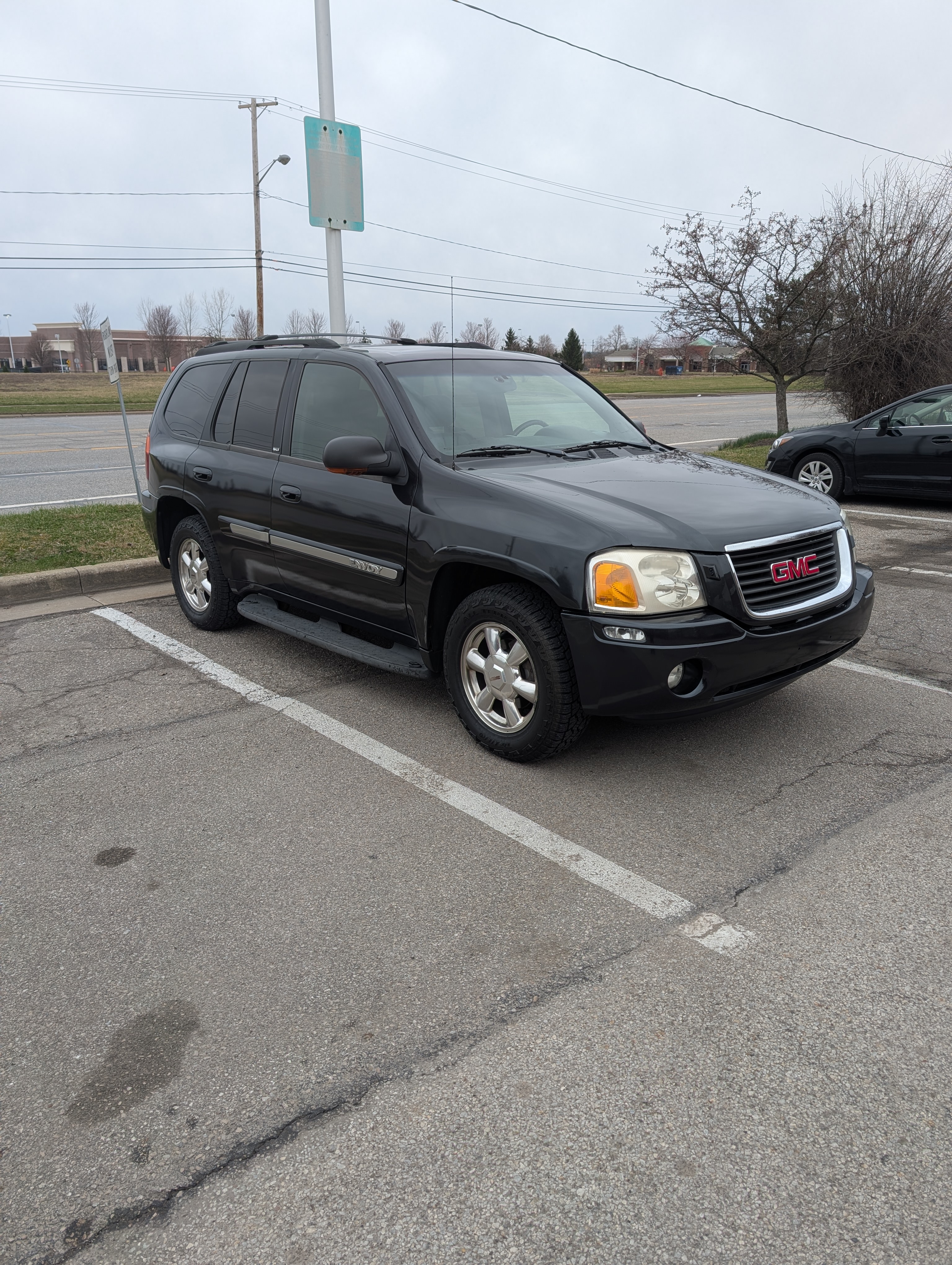 Used 2003 GMC Envoy SLT AWD/4WD image 1