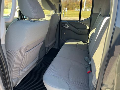 Used 2015 Nissan Frontier SV w/ SV Value Truck Package image 10