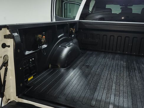 Used 2023 Ford F150 Lightning XLT image 8