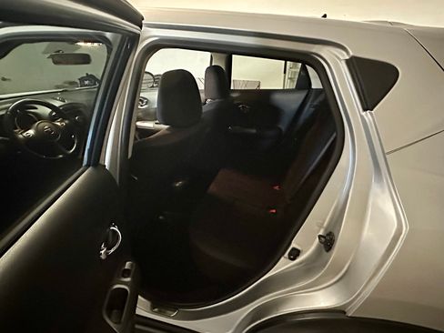 Used 2013 Nissan Juke SV w/ Interior Illumination Pkg image 9