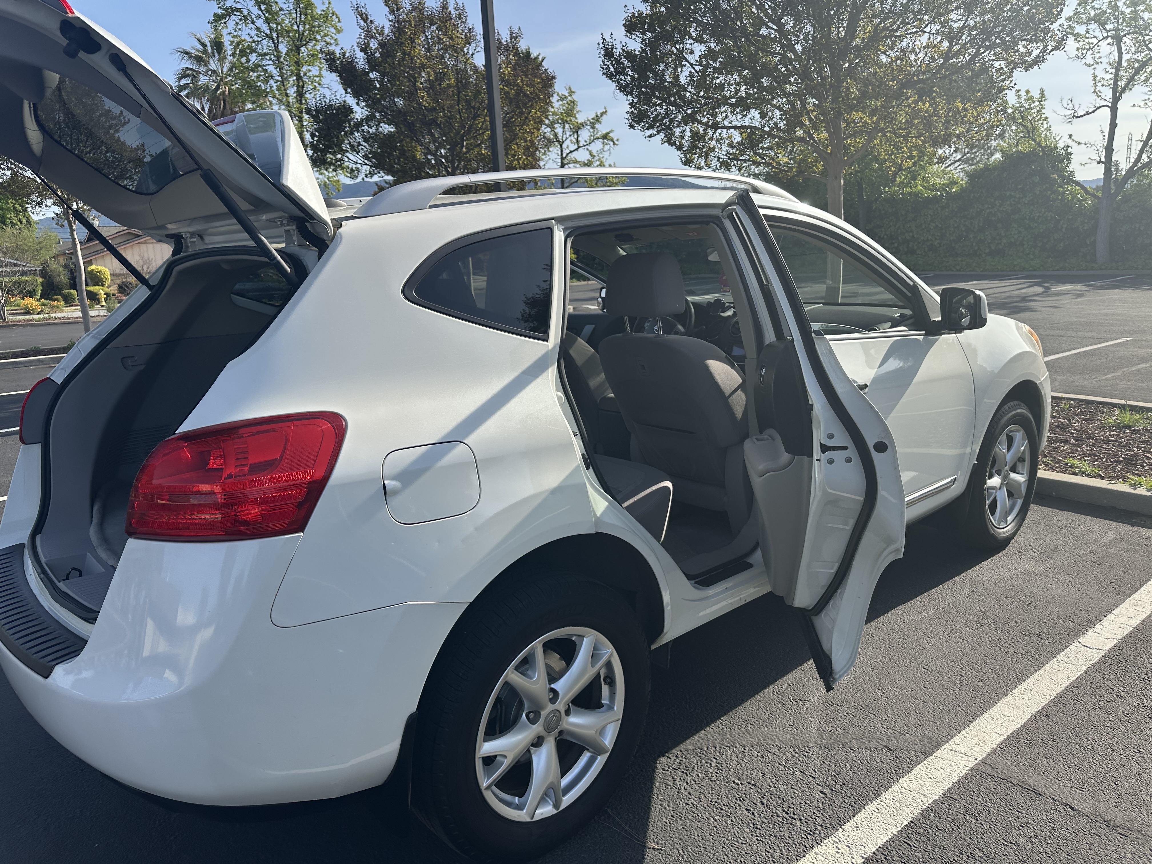Used 2011 Nissan Rogue SV FWD image 9