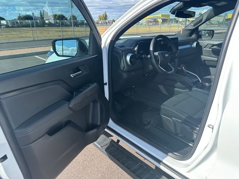 Used 2024 Chevrolet Colorado LT image 9