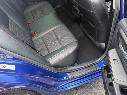 Used 2015 Toyota Camry SE FWD image 12