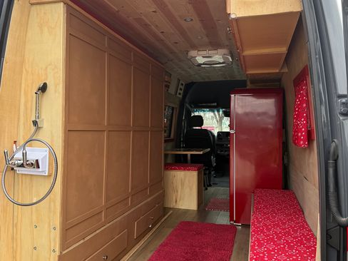 Used 2024 Mercedes-Benz Sprinter 2500 image 19