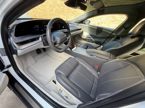 Used 2022 Lucid Air Dream Edition image 8