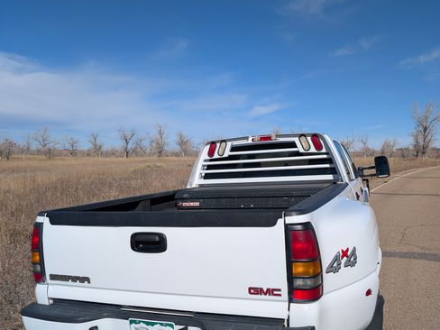 Used 2007 GMC Sierra 3500 SLT w/ Heavy-Duty Power Package image 8