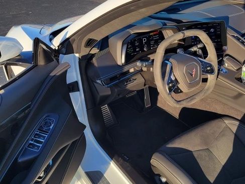 Used 2023 Chevrolet Corvette Stingray Premium Conv w/ Z51 Performance Package image 5