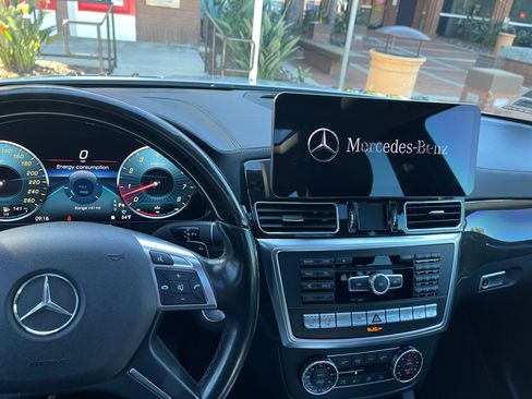 Used 2015 Mercedes-Benz GL 550 4MATIC image 15