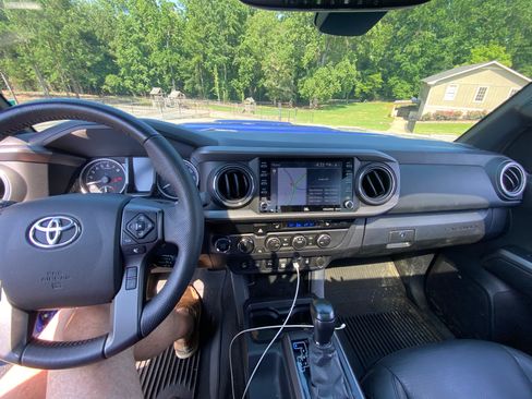 Used 2022 Toyota Tacoma 4x4 Double Cab image 13