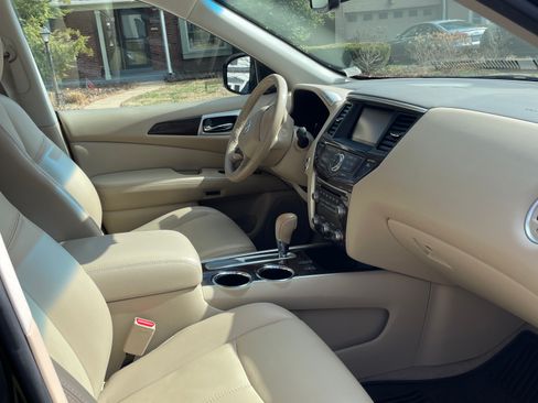 Used 2015 Nissan Pathfinder SL w/ Cargo Package image 16