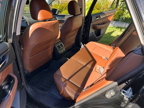 Used 2019 Subaru Outback 3.6R Touring w/ Popular Package #3A image 8