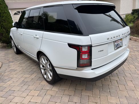 Used 2017 Land Rover Range Rover HSE image 11