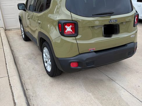 Used 2015 Jeep Renegade Latitude image 5