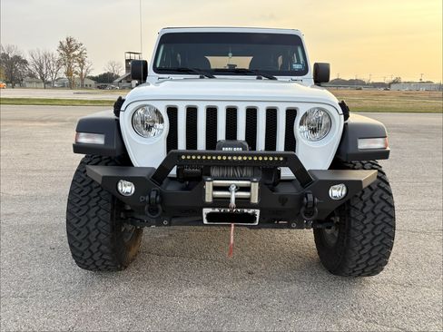 Used 2023 Jeep Wrangler Sport image 9