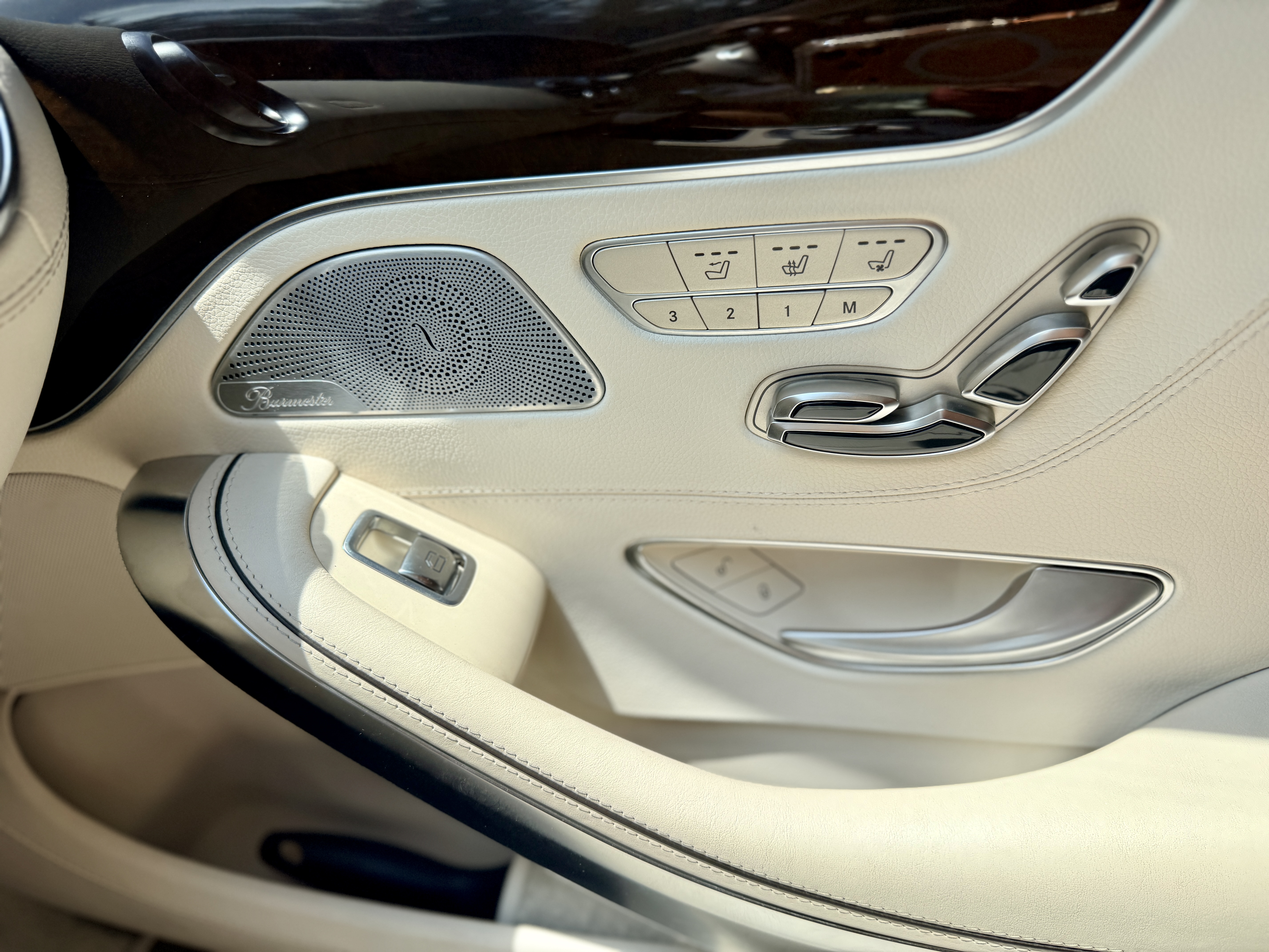 Used 2017 Mercedes-Benz S 550 Cabriolet image 19