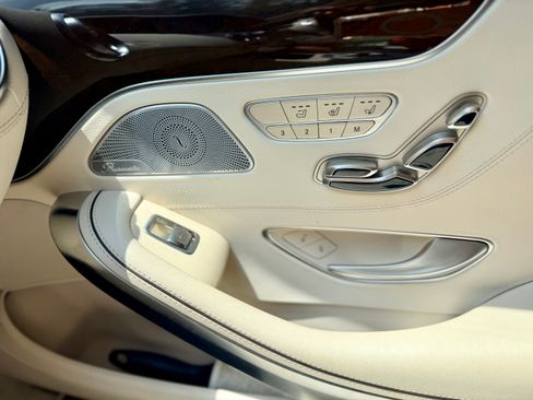Used 2017 Mercedes-Benz S 550 Cabriolet image 19