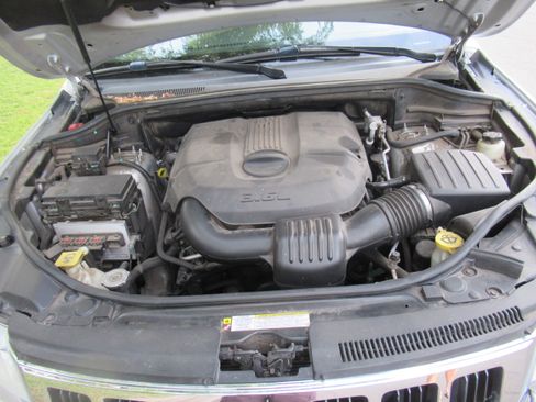 Used 2011 Jeep Grand Cherokee Limited AWD/4WD image 19