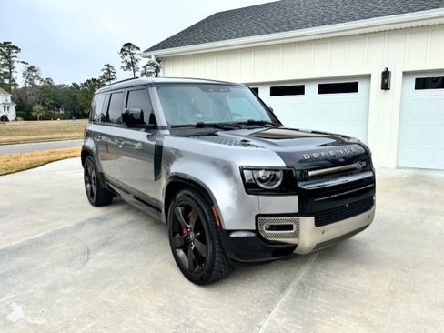 Used 2020 Land Rover Defender 110 X image 2