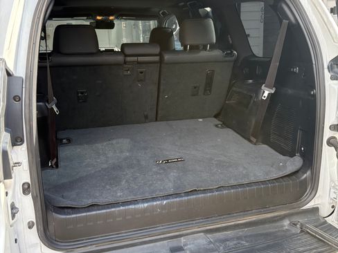 Used 2021 Lexus GX 460 Premium w/ Premium Package image 8