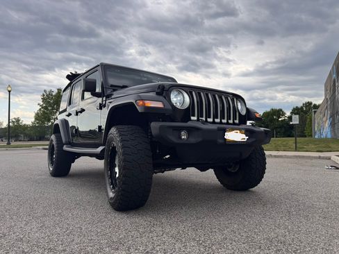 Used 2019 Jeep Wrangler Unlimited Sport S AWD/4WD image 1