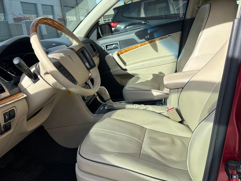 Used 2010 Lincoln MKZ AWD image 5