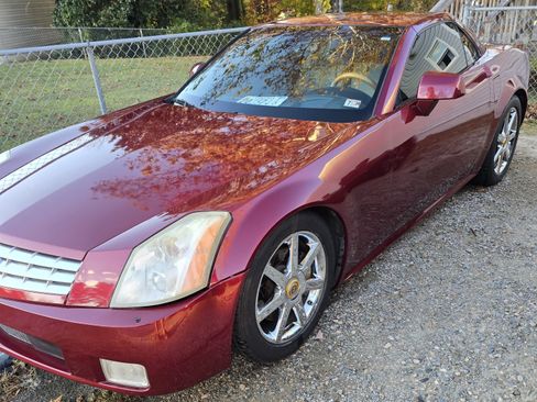 Used 2006 Cadillac XLR image 1