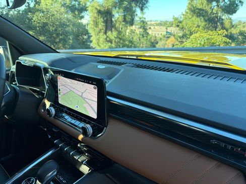 Used 2024 GMC Canyon AT4 w/ AT4 Premium Package image 21