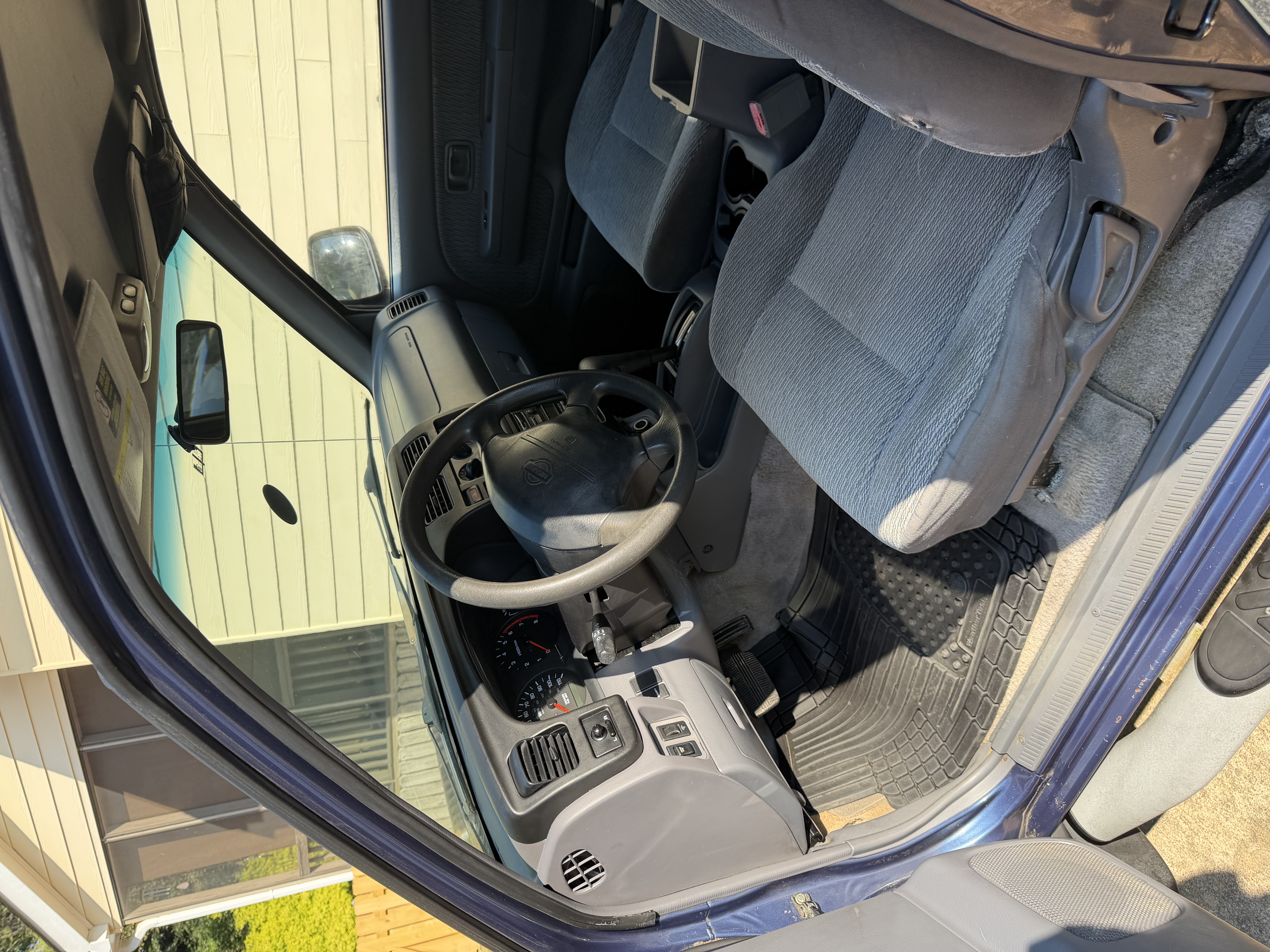 Used 2000 Nissan Frontier XE RWD image 9