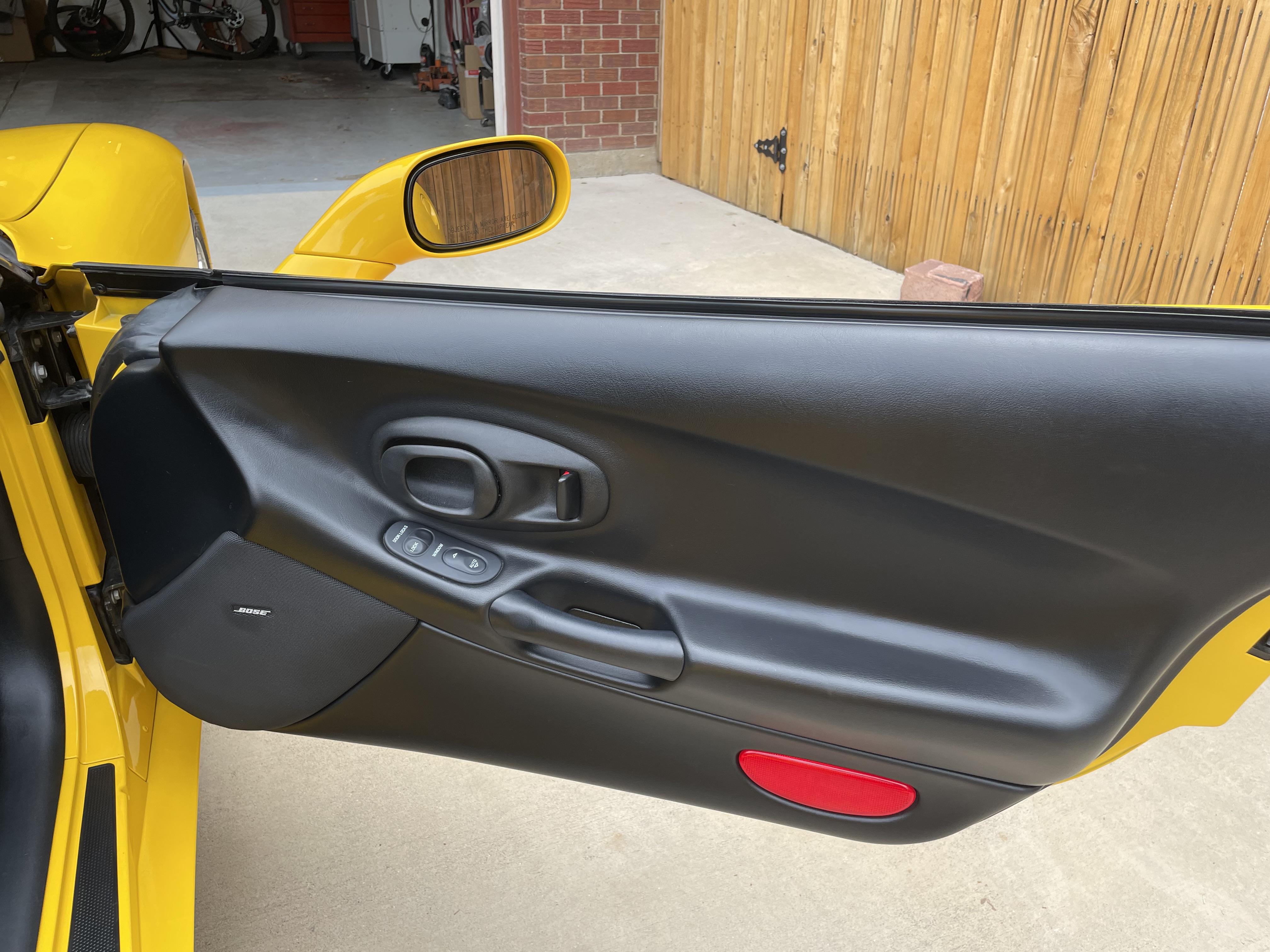 Used 2000 Chevrolet Corvette Convertible w/ Memory Pkg RWD image 16