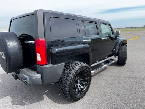 Used 2008 HUMMER H3 Luxury image 6
