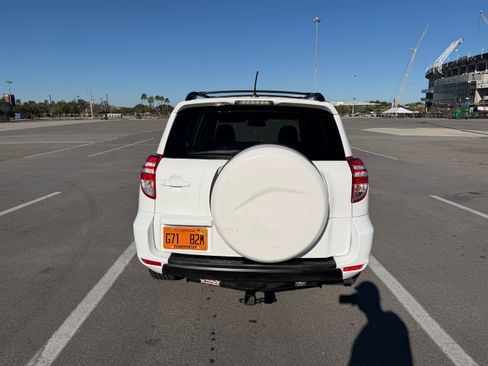 Used 2010 Toyota RAV4 Sport image 6