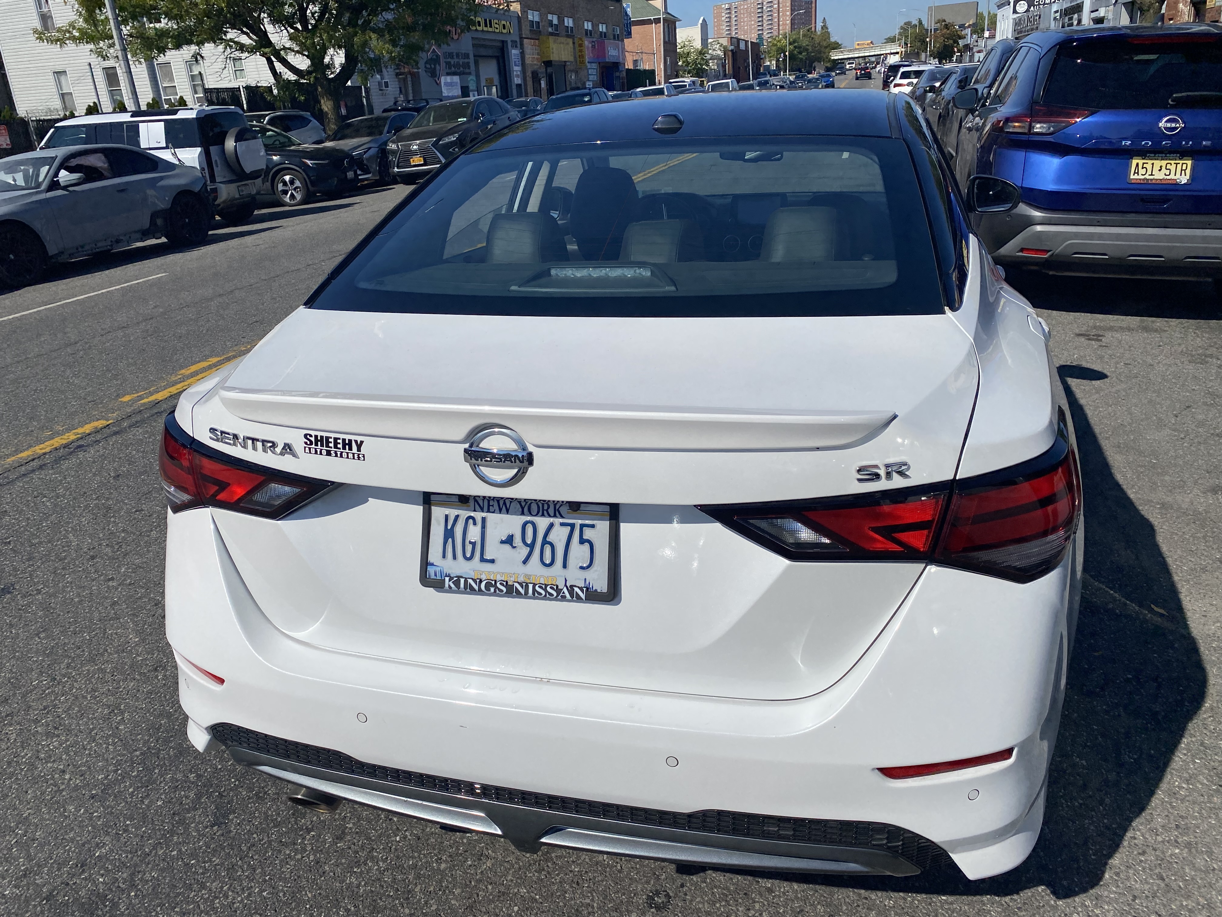 Used 2020 Nissan Sentra SR w/ Premium Package FWD image 9