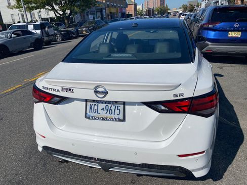 Used 2020 Nissan Sentra SR w/ Premium Package image 9
