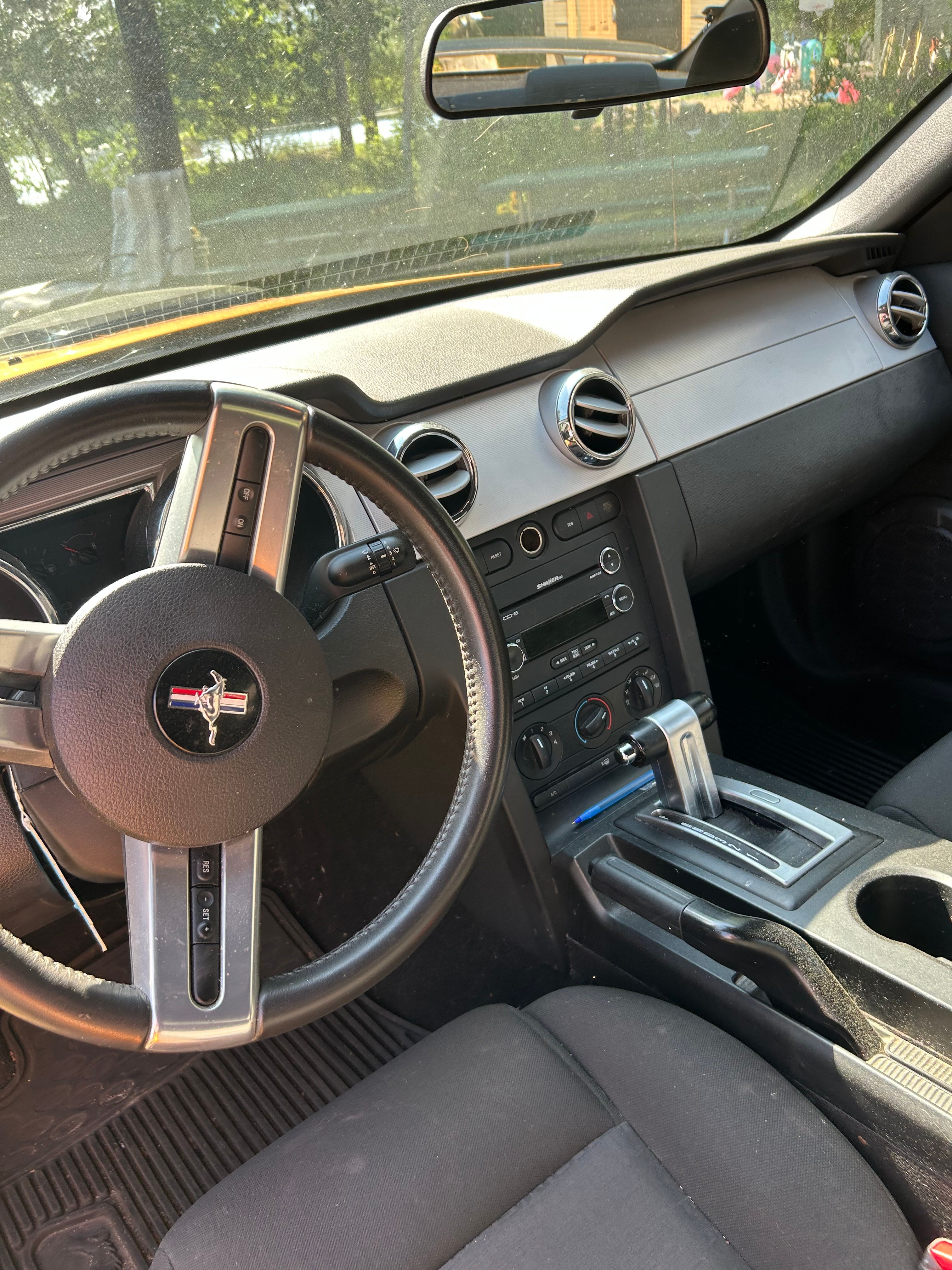 Used 2008 Ford Mustang Premium RWD image 4
