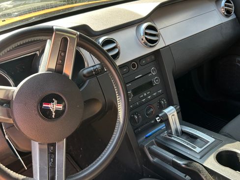 Used 2008 Ford Mustang Premium RWD image 4