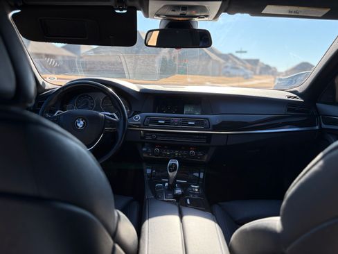 Used 2011 BMW 550i Sedan image 6