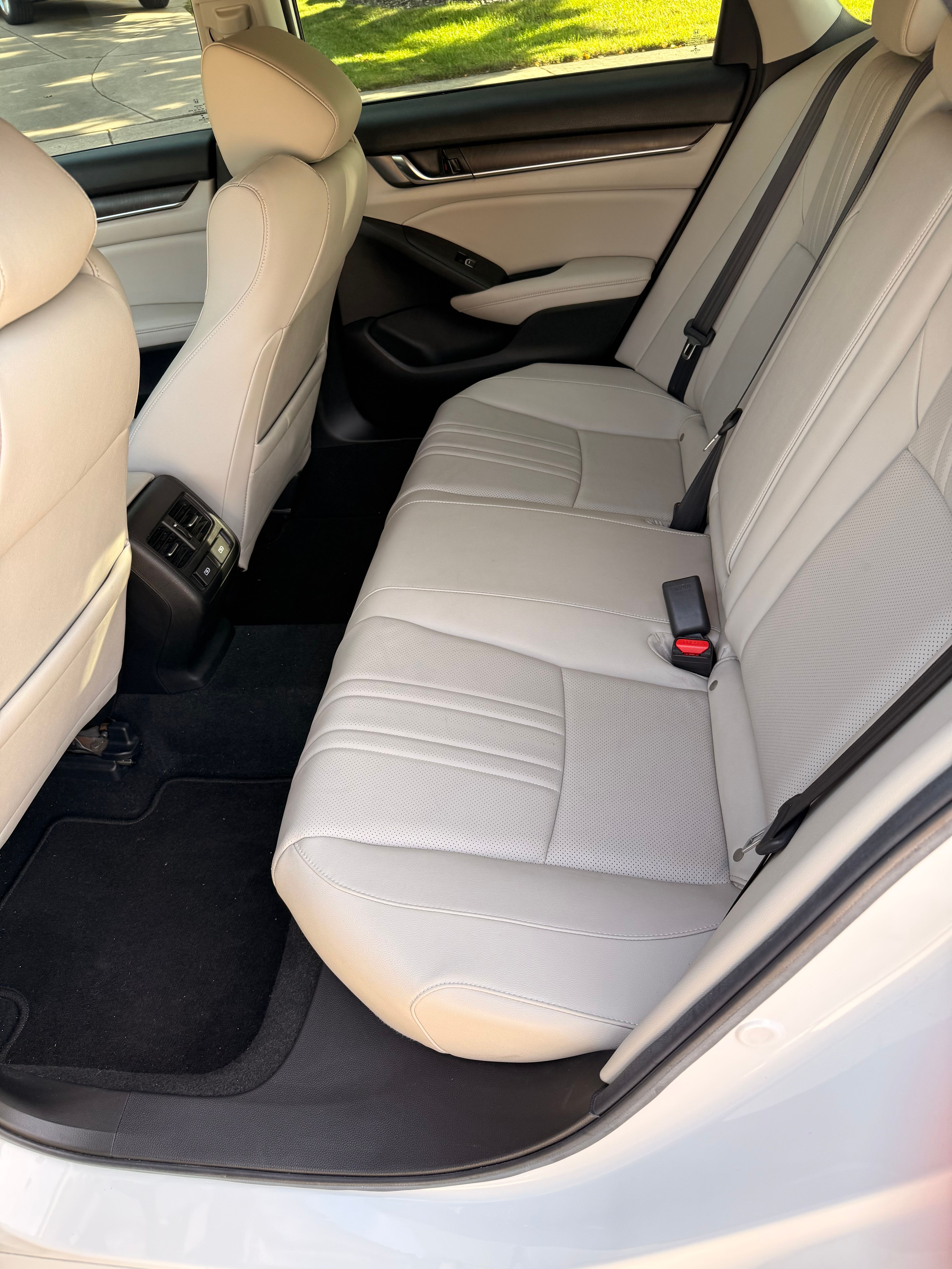 Used 2021 Honda Accord EX-L image 12