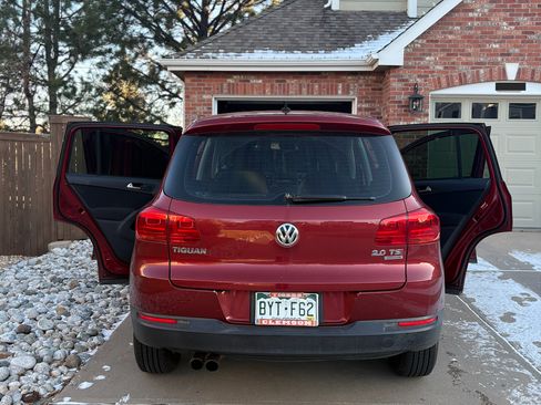 Used 2014 Volkswagen Tiguan S image 6