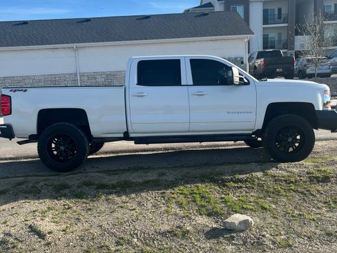 Used 2017 Chevrolet Silverado 1500 LT image 4