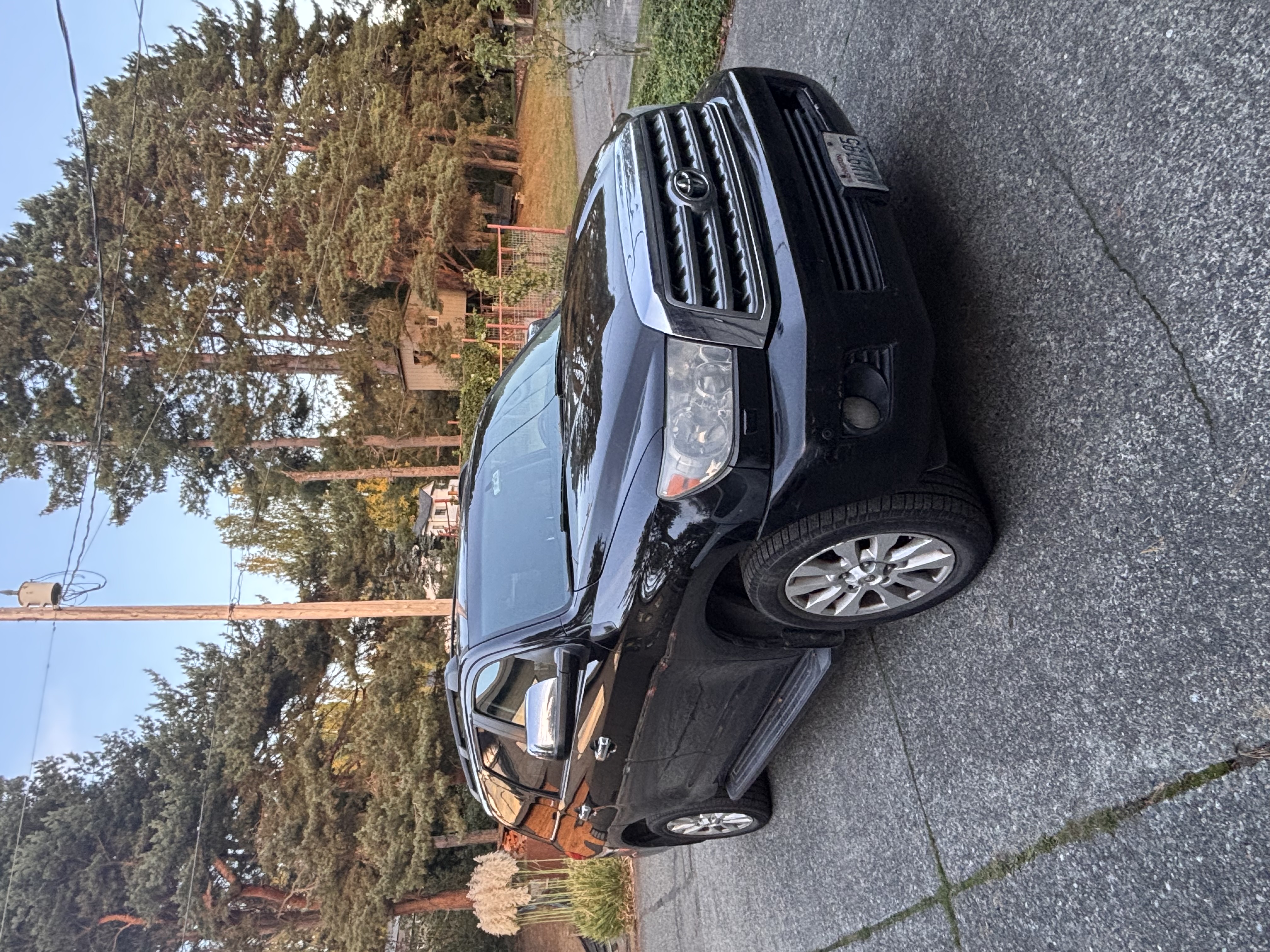 Used 2010 Toyota Sequoia Platinum AWD/4WD image 1