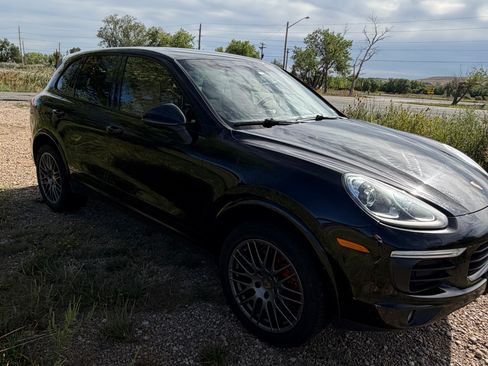 Used 2018 Porsche Cayenne Platinum Edition AWD/4WD image 5