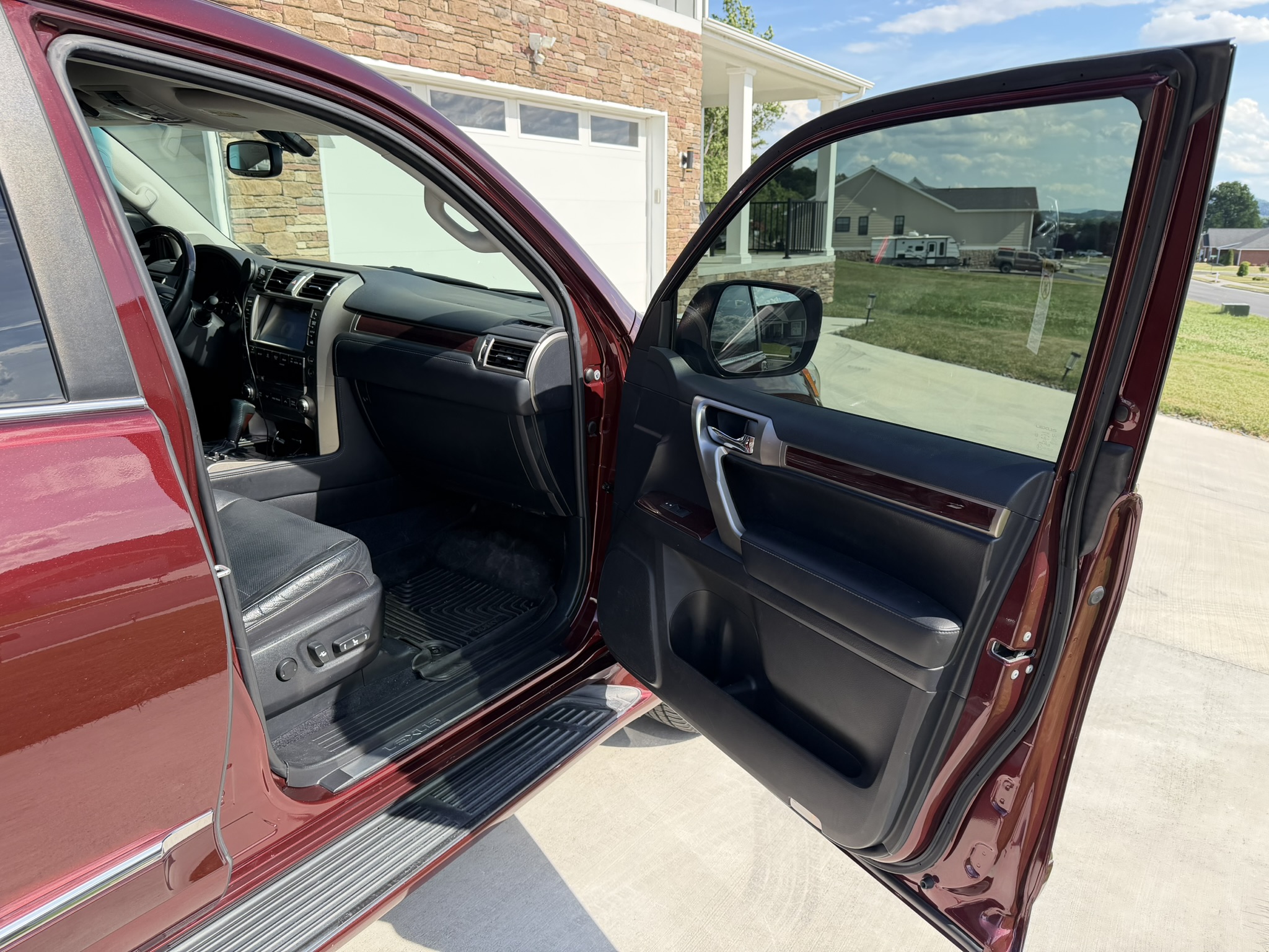 Used 2015 Lexus GX 460 w/ Premium Package AWD/4WD image 19