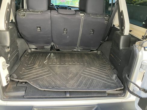 Used 2021 Jeep Wrangler Unlimited Sport image 9