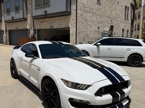 Used 2019 Ford Mustang Shelby GT350 w/ Technology Package RWD image 1