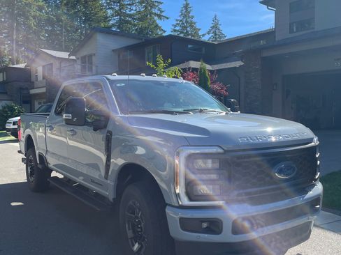 Used 2024 Ford F250 Lariat w/ Lariat Ultimate Package AWD/4WD image 2