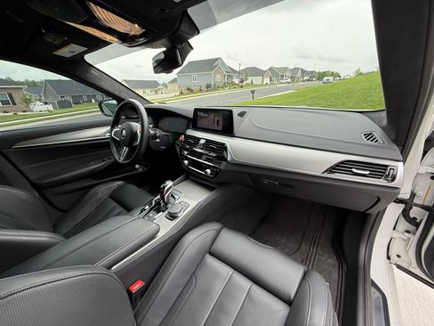 Used 2020 BMW M5 w/ Executive Package image 30